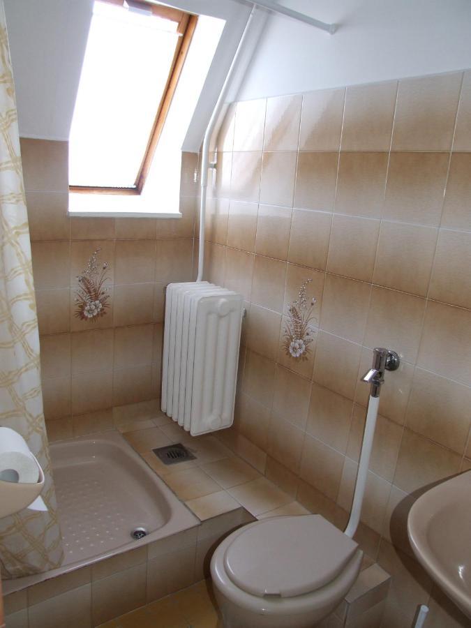Révész Vendégház Harkány Habitación foto