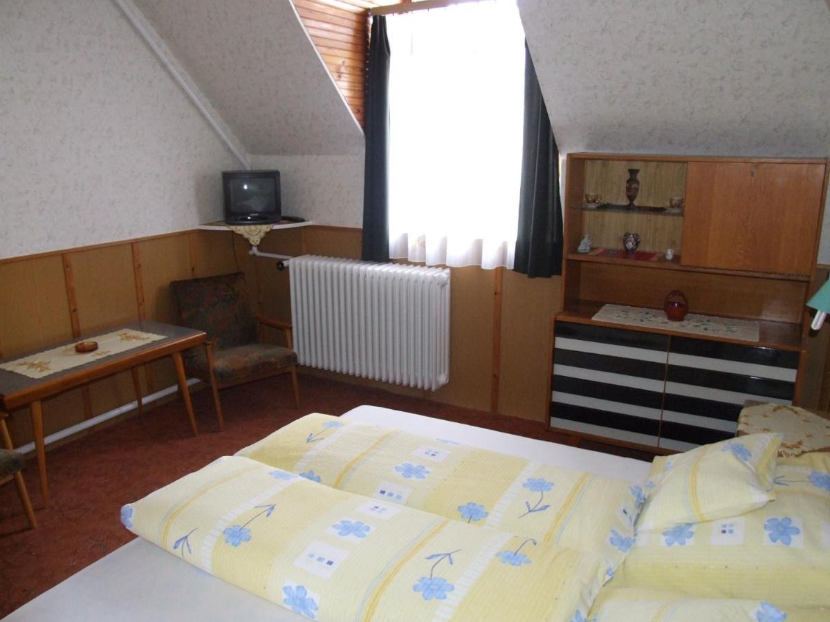 Révész Vendégház Harkány Habitación foto