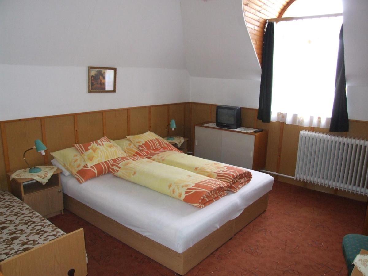 Révész Vendégház Harkány Habitación foto