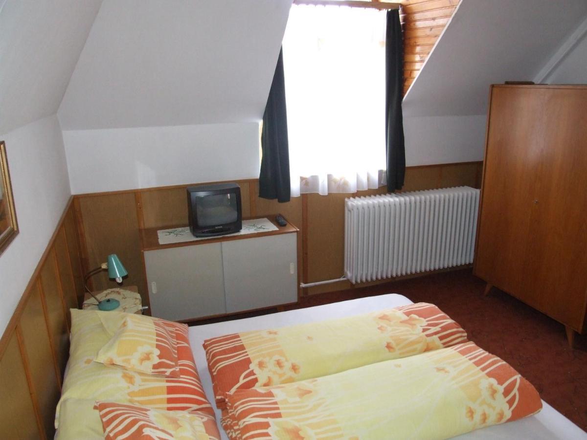 Révész Vendégház Harkány Habitación foto