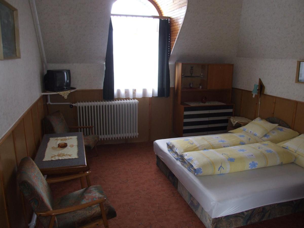 Révész Vendégház Harkány Habitación foto