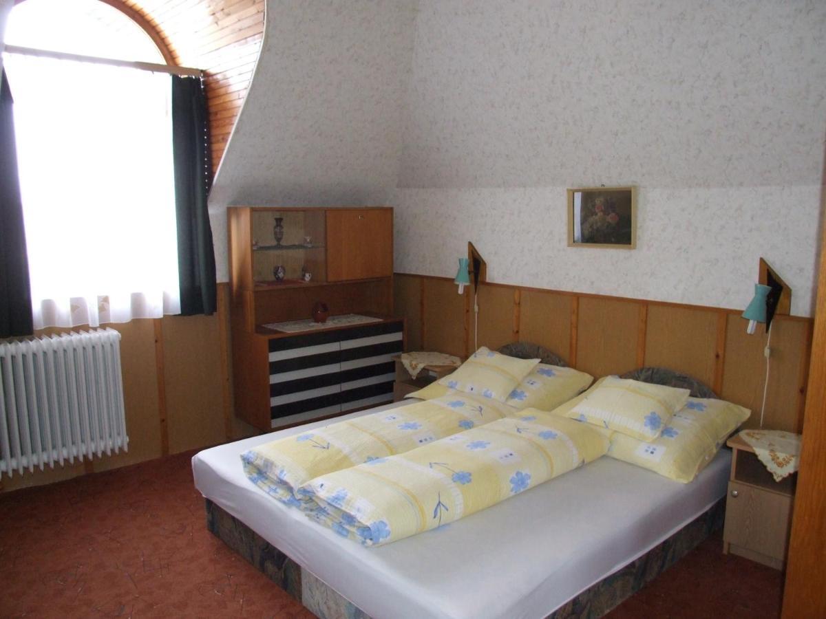 Révész Vendégház Harkány Habitación foto